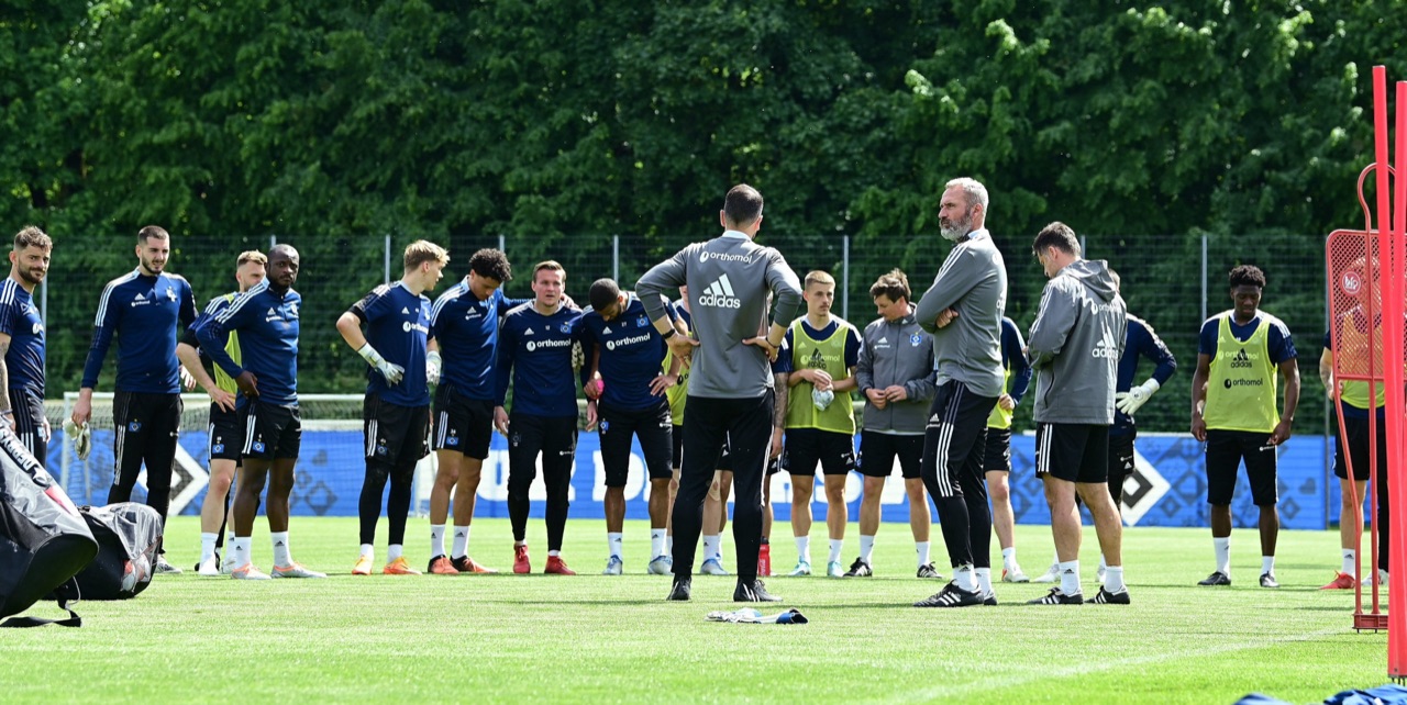 Magath versucht noch mal alles - und prallt an HSV-Trainer Walter ab...