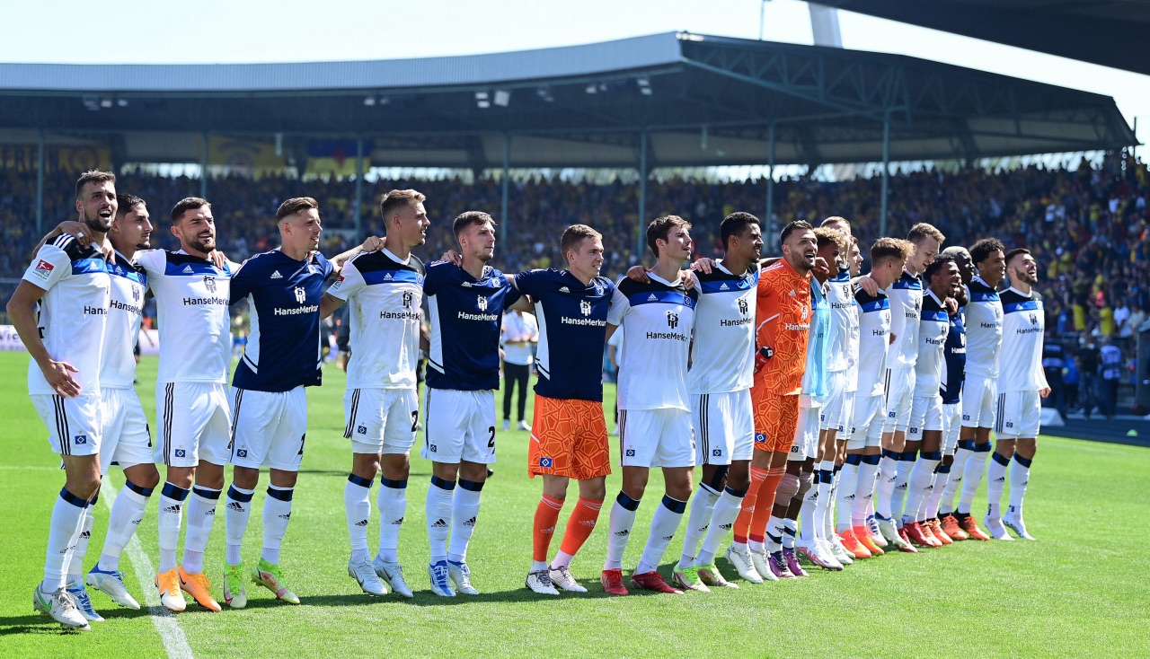 2:0-Sieg in Braunschweig: Glatzel und Heuer Fernandes retten glücklichen HSV