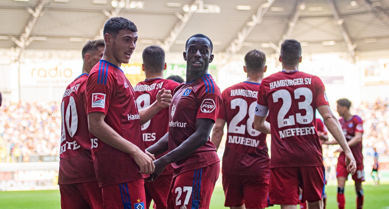 HSV gewinnt Spitzenspiel in Paderborn mit 3:2 - Dompé der Matchwinner