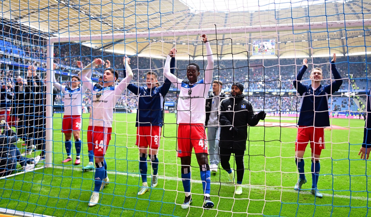 Hannover bricht ein - der HSV schießt sich aus der Krise