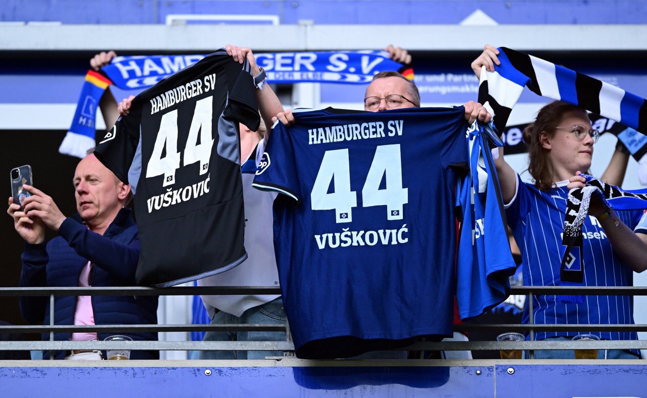 Sperre bis 2026 - Vuskovic-Drama und Transfer-Umdenken beim HSV