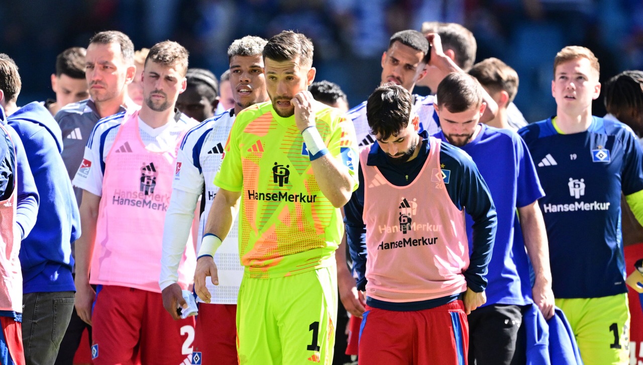 Aufstiegsrennen: Patzer überall – und der HSV mittendrin