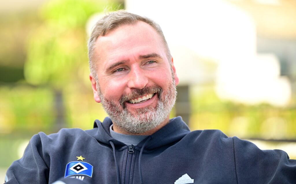 In der Sonne lebt Tim Walter auf Moin Volkspark!