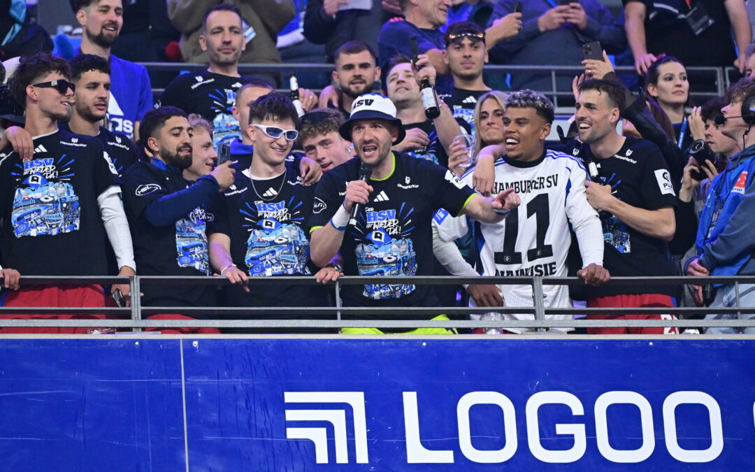 Ekstase im Volkspark: Der HSV ist endlich wieder erstklassig!